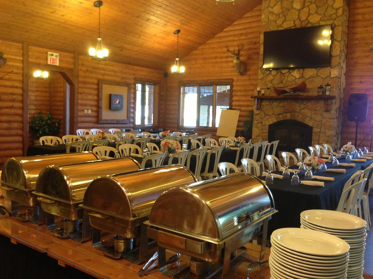 Bakers Narrows Lodge And Conference Center Flin Flon Exterior foto